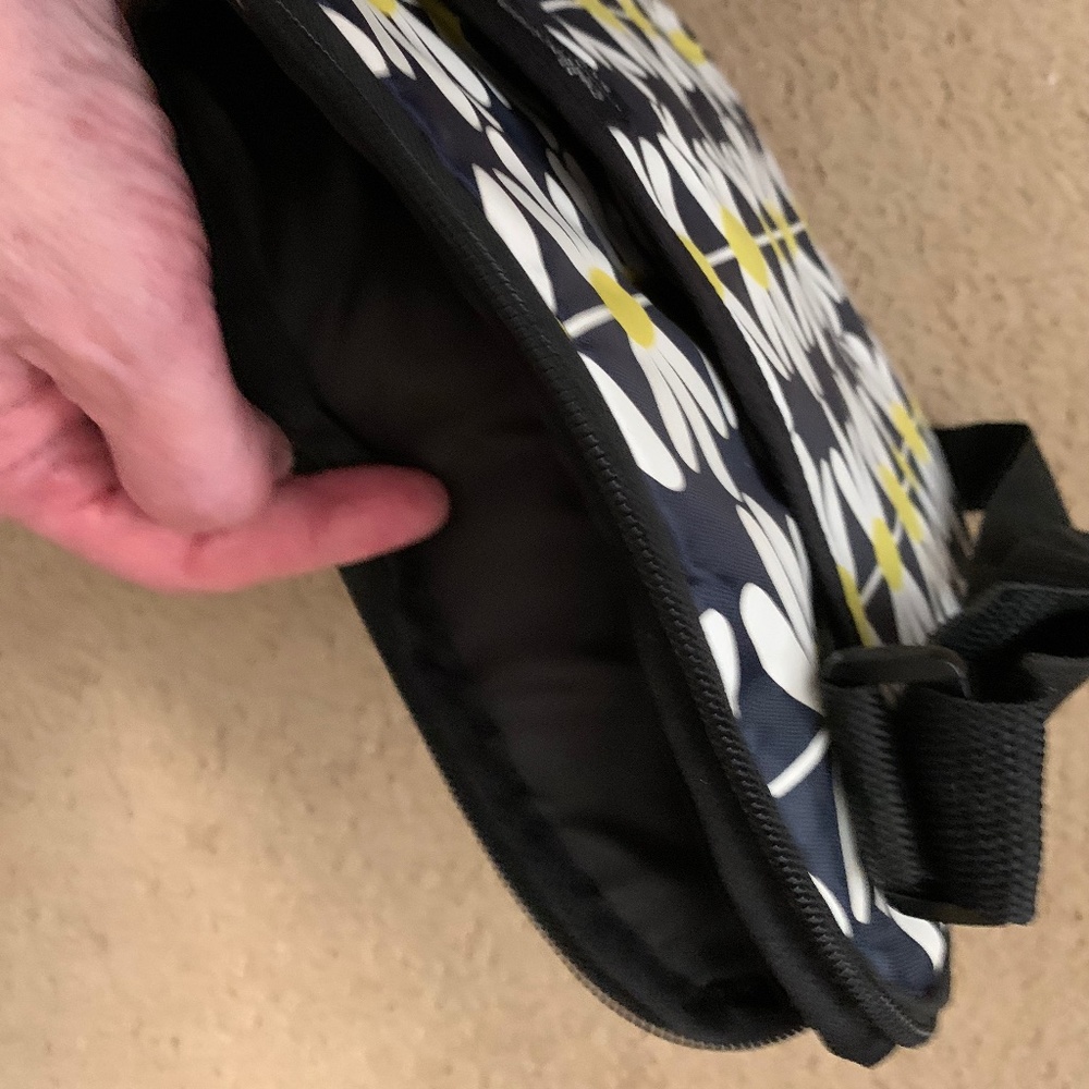 TABLET SLEEVE CARRYING CASE - Picture 2 of 2